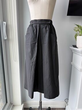 High-Waist Black Midi Skirt with Front Pleat